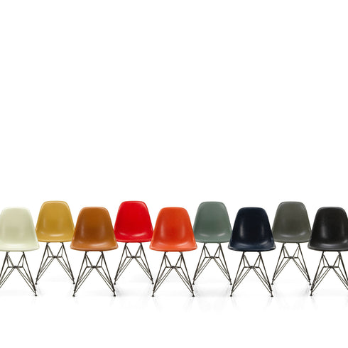 Cadeira Eames DSR em Fibra de Vidro / Base Preta
